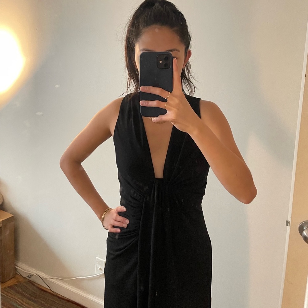 Cinq à sept floor length plunge gown